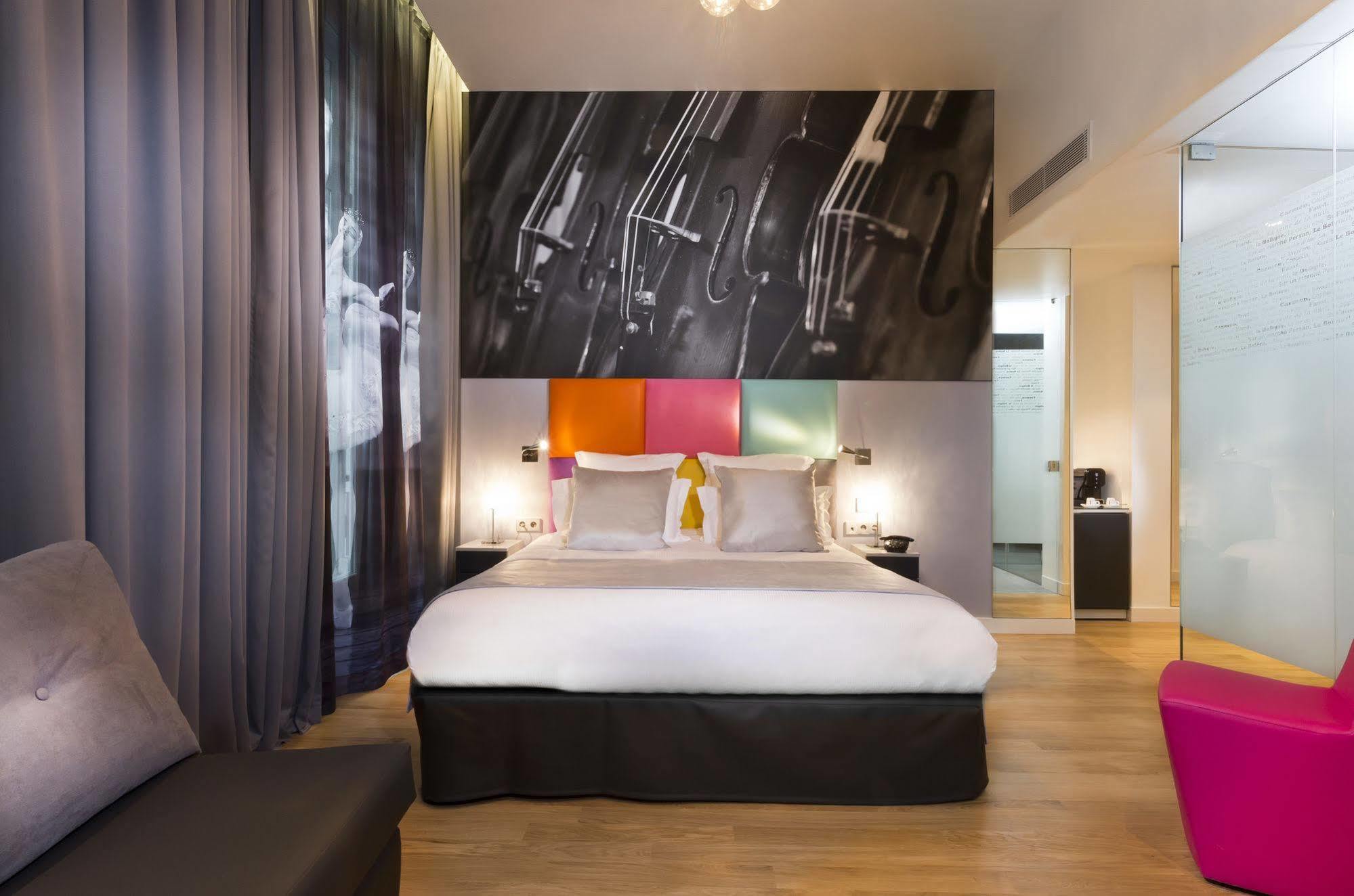 Lyric Opera Hotel París